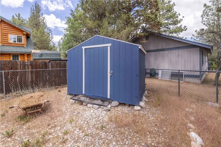 593 Wabash, Sugarloaf, California 92386