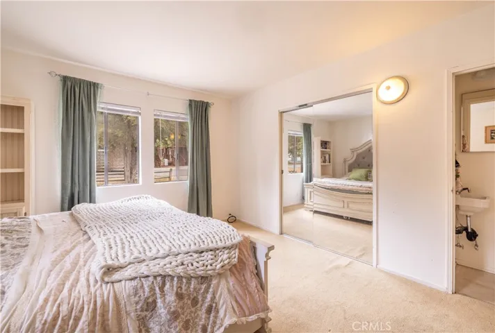 593 Wabash, Sugarloaf, California 92386