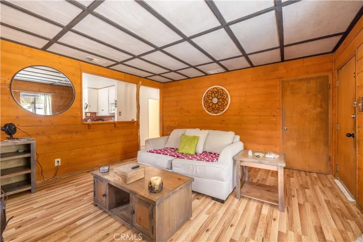 593 Wabash, Sugarloaf, California 92386