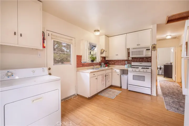 593 Wabash, Sugarloaf, California 92386