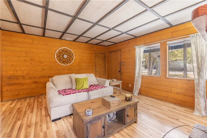 593 Wabash, Sugarloaf, California 92386