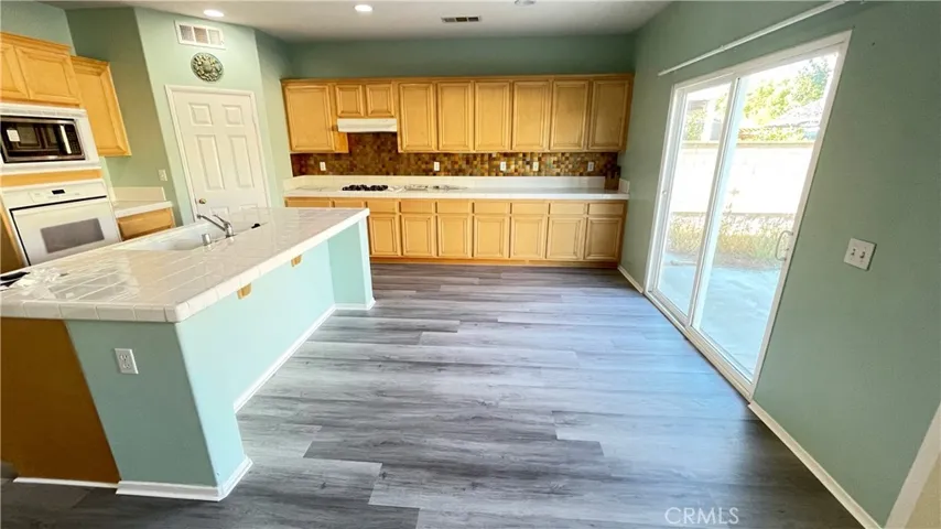 6521 Thistledown Street, Eastvale, California 92880