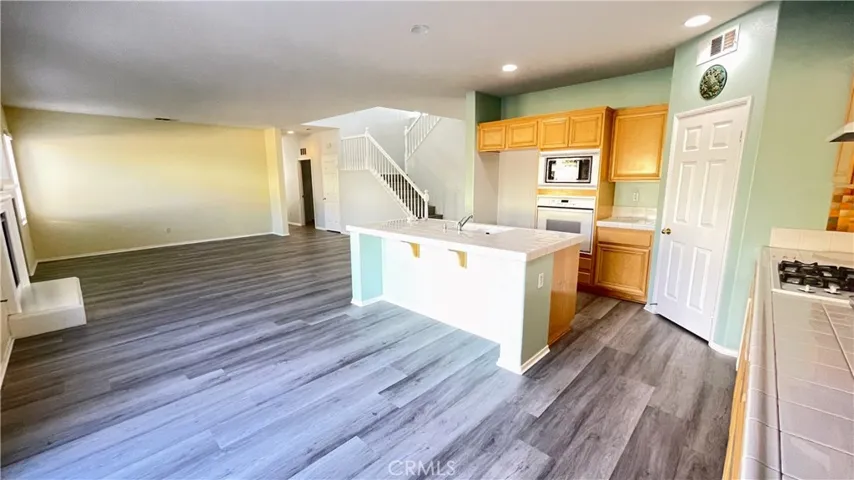 6521 Thistledown Street, Eastvale, California 92880