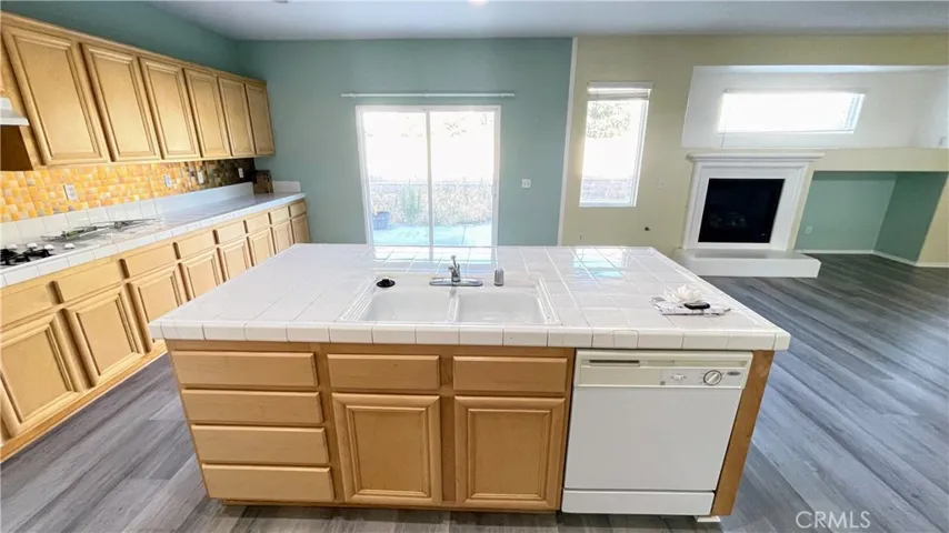 6521 Thistledown Street, Eastvale, California 92880