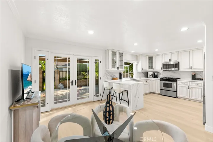 54 Willow Tree, Irvine, California 92612