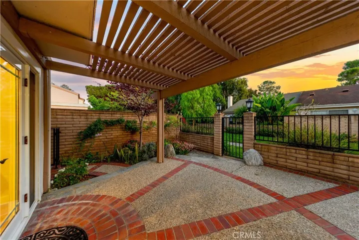 54 Willow Tree, Irvine, California 92612