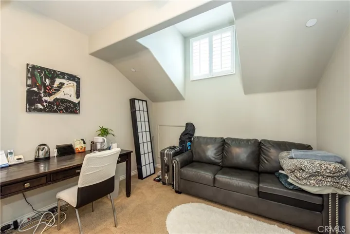 2nd floor flex space