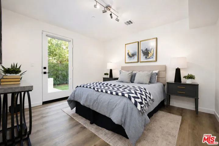 11614 Colfax Meadow Lane, Studio City, California 91604