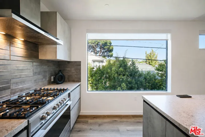 11614 Colfax Meadow Lane, Studio City, California 91604