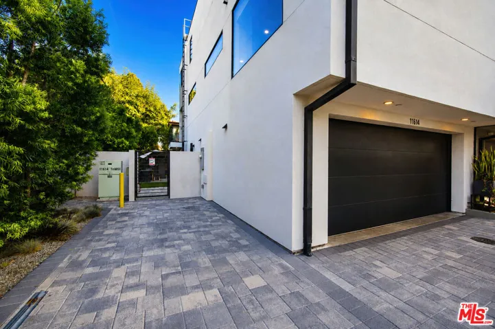 11614 Colfax Meadow Lane, Studio City, California 91604