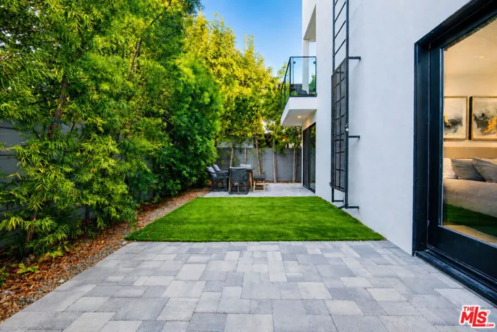 11614 Colfax Meadow Lane, Studio City, California 91604