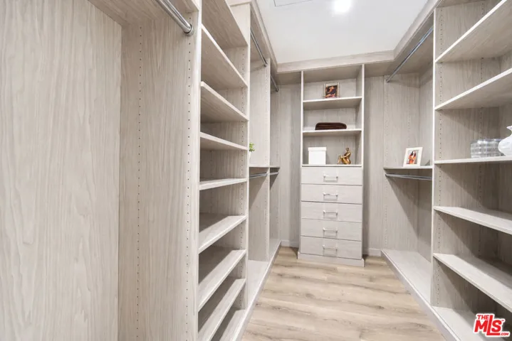 11614 Colfax Meadow Lane, Studio City, California 91604