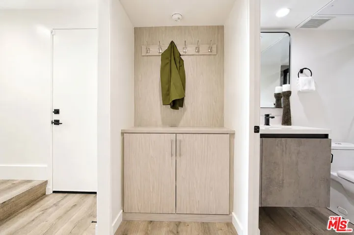 11614 Colfax Meadow Lane, Studio City, California 91604