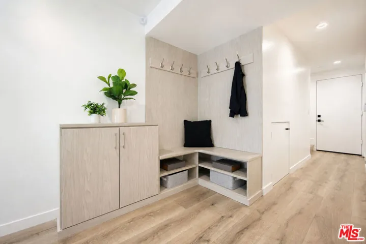 11614 Colfax Meadow Lane, Studio City, California 91604