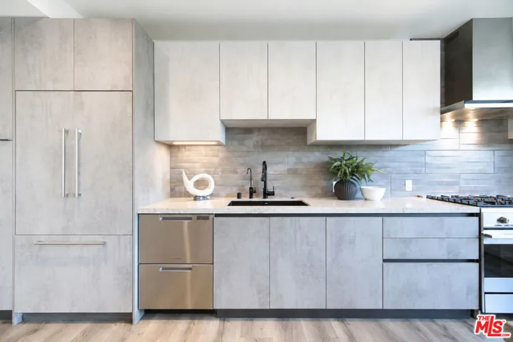 11614 Colfax Meadow Lane, Studio City, California 91604