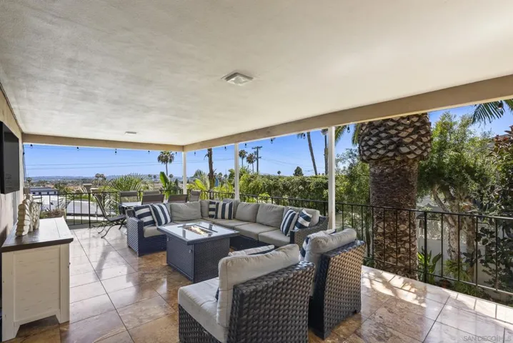 4886 Jewell Street, San Diego, California 92109