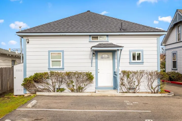 Lang Street, Salinas, California 93901