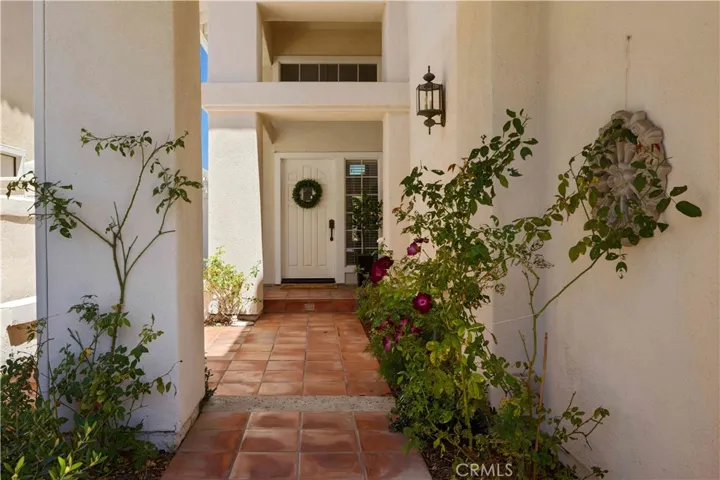 Welcome to 6627 E Pinnacle Pointe in Orange