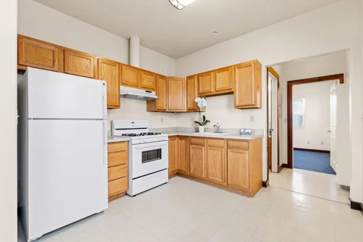 Lang Street, Salinas, California 93901