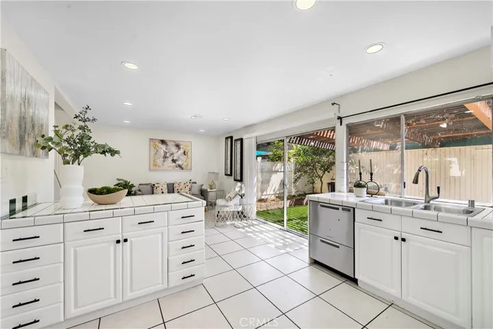 Beautiful Kitchen Open to the Family Room