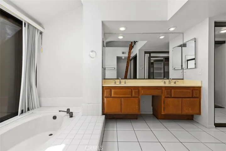 1760 Del Prado, Pomona, California 91768