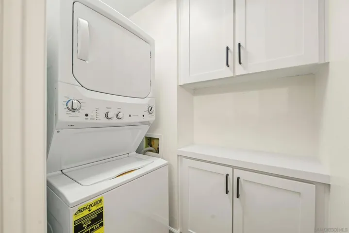 12855 Via Moura, San Diego, California 92128