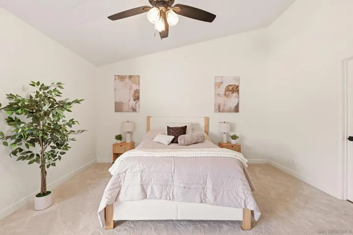 12855 Via Moura, San Diego, California 92128