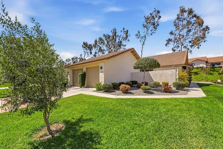 12855 Via Moura, San Diego, California 92128