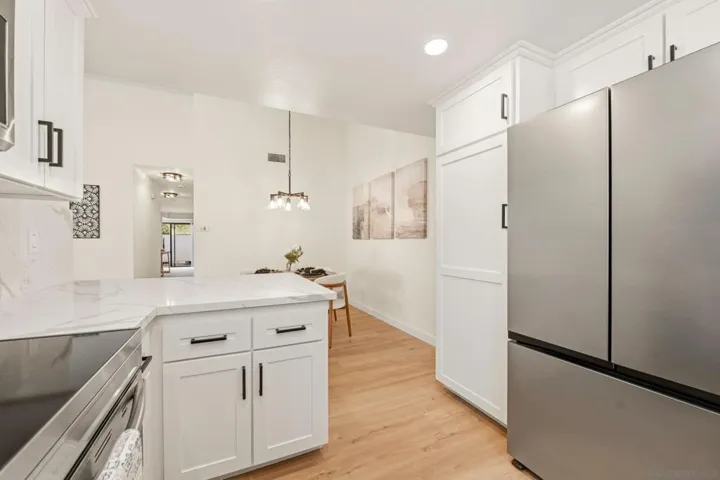 12855 Via Moura, San Diego, California 92128