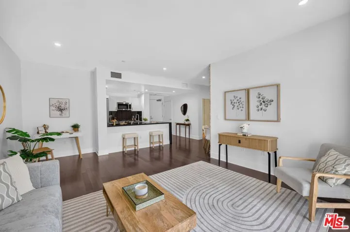 1700 Sawtelle Boulevard 8, Los Angeles, California 90025
