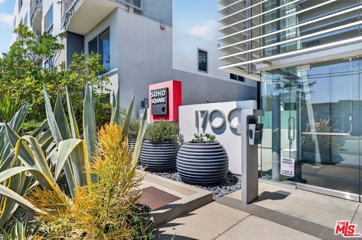 1700 Sawtelle Boulevard 8, Los Angeles, California 90025