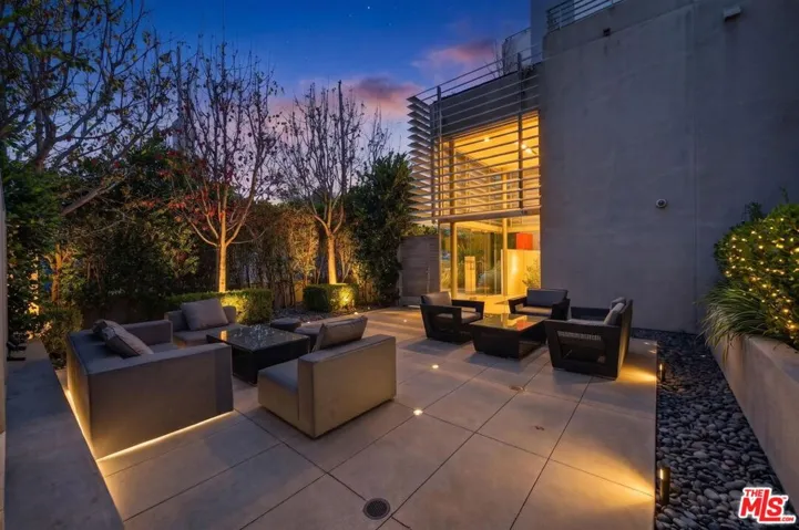1700 Sawtelle Boulevard 8, Los Angeles, California 90025