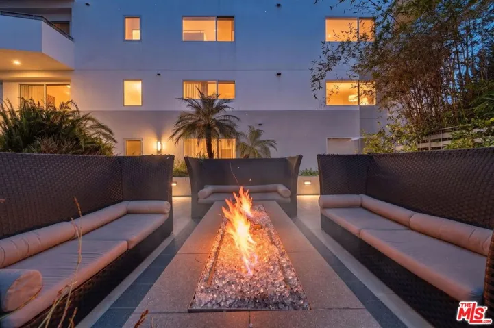 1700 Sawtelle Boulevard 8, Los Angeles, California 90025
