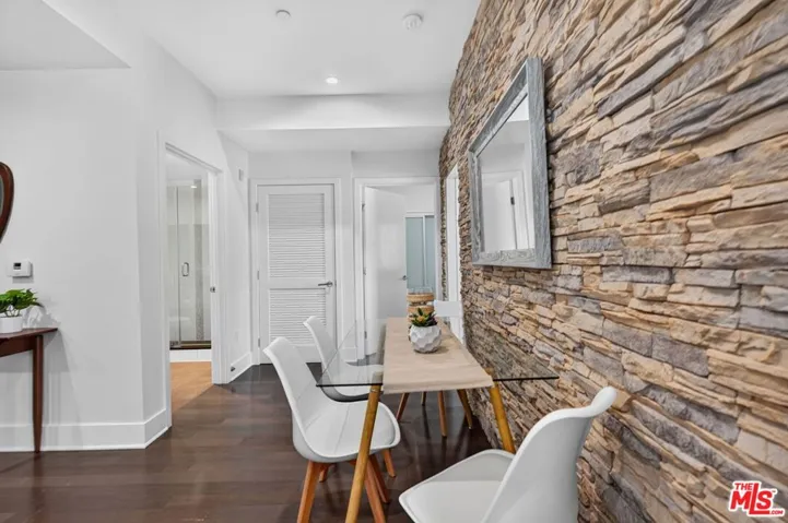 1700 Sawtelle Boulevard 8, Los Angeles, California 90025