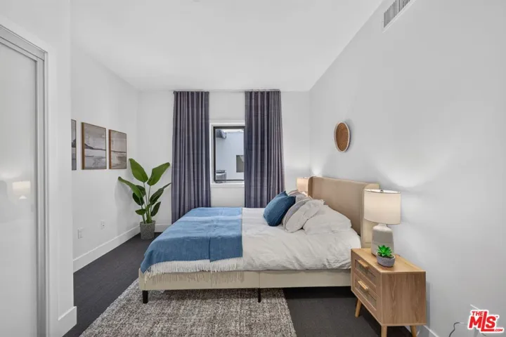 1700 Sawtelle Boulevard 8, Los Angeles, California 90025