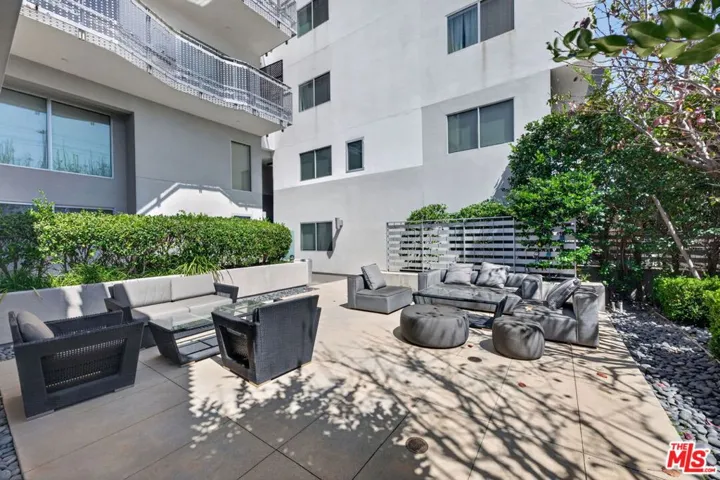 1700 Sawtelle Boulevard 8, Los Angeles, California 90025