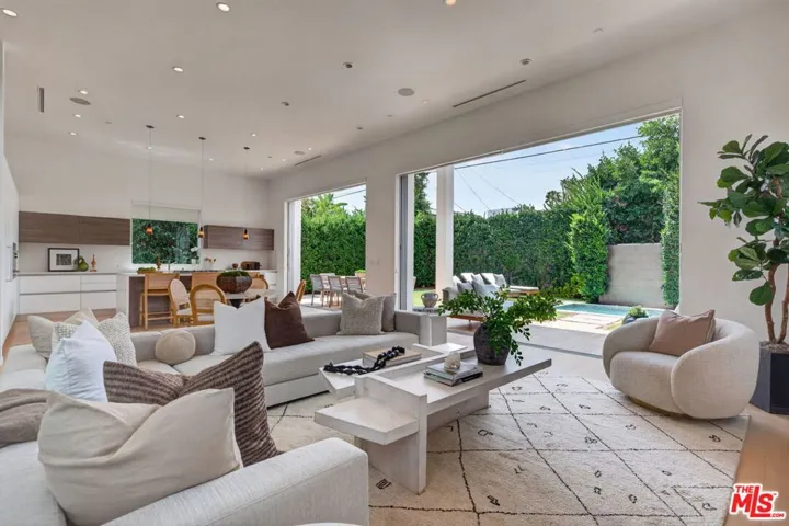6356 W 5th Street, Los Angeles, California 90048