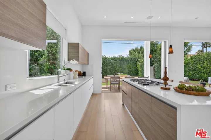 6356 W 5th Street, Los Angeles, California 90048