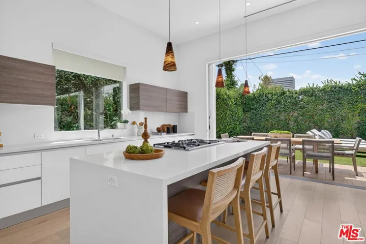 6356 W 5th Street, Los Angeles, California 90048