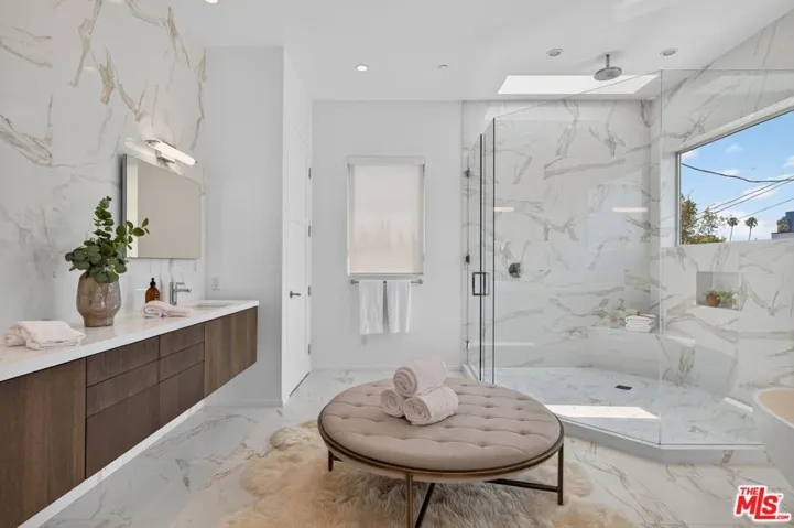 6356 W 5th Street, Los Angeles, California 90048