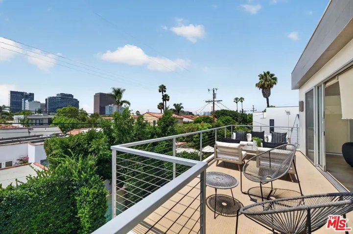 6356 W 5th Street, Los Angeles, California 90048