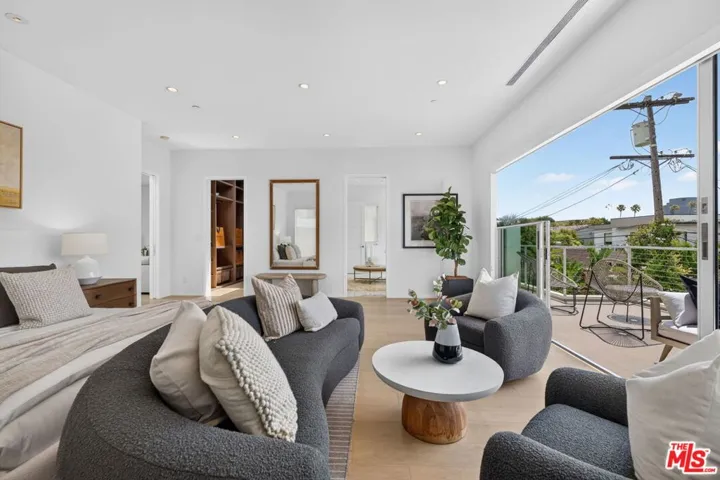 6356 W 5th Street, Los Angeles, California 90048
