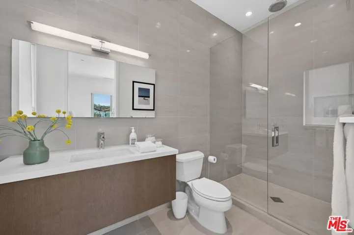 6356 W 5th Street, Los Angeles, California 90048