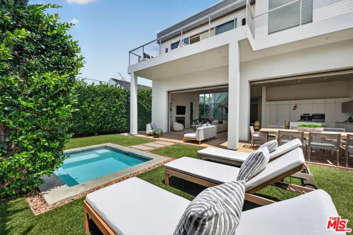 6356 W 5th Street, Los Angeles, California 90048