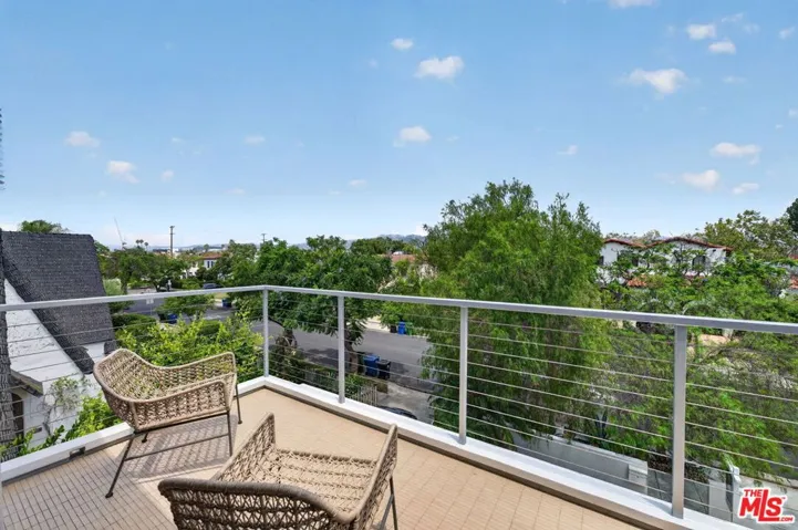 6356 W 5th Street, Los Angeles, California 90048