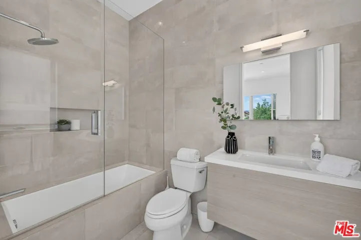 6356 W 5th Street, Los Angeles, California 90048