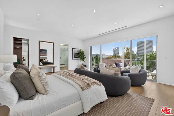 6356 W 5th Street, Los Angeles, California 90048