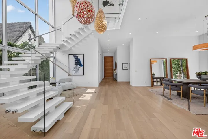 6356 W 5th Street, Los Angeles, California 90048