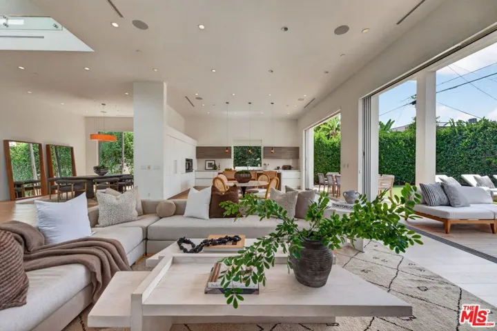 6356 W 5th Street, Los Angeles, California 90048