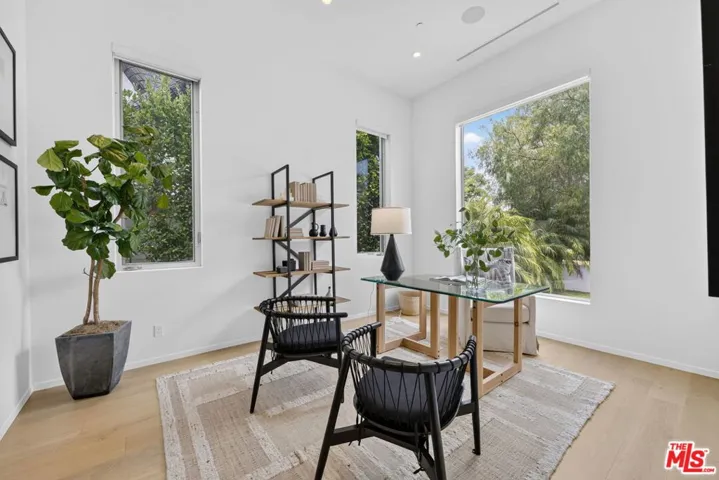 6356 W 5th Street, Los Angeles, California 90048